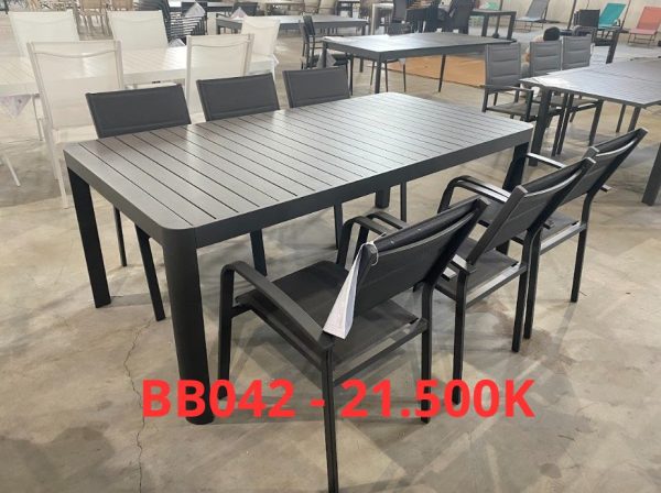 Xu hướng nội thất ngoài trời thông minh 2026: Tiện nghi và bền bỉ cho sân vườn hiện đại