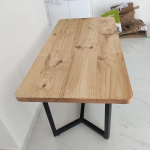 Bàn ăn chữ nhật 160x80cm gỗ thông chân sắt xương cá - hình 1
