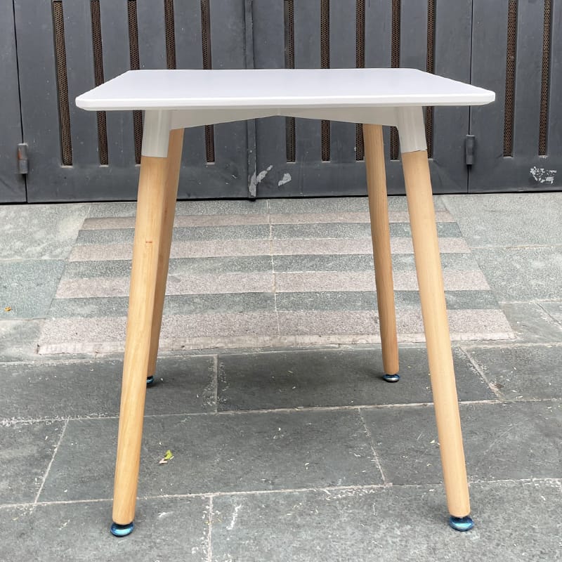 Bàn cafe Eames vuông 60cm chân gỗ Bàn cafe Eames vuông 60cm chân gỗ - hình 1