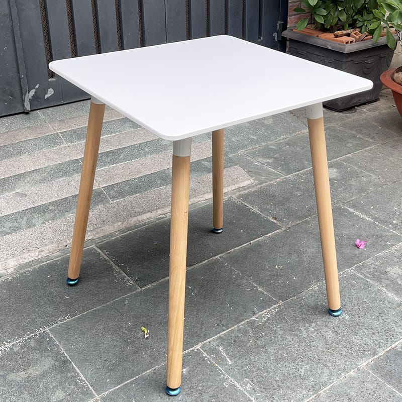 Bàn cafe Eames vuông 60cm chân gỗ Bàn cafe Eames vuông 60cm chân gỗ - hình 4