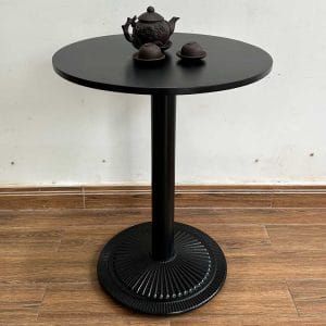 Bàn cafe tròn mặt gỗ cao su chân sắt mâm gang CFD68168 - hình 1