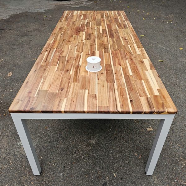 Bàn chữ nhật 240x100cm gỗ tràm chân sắt hệ UConcept - hình 4