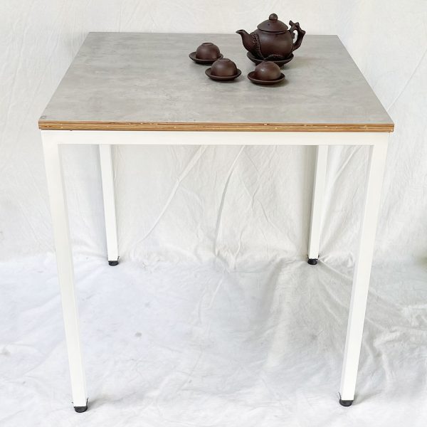 Bộ bàn ăn 70cm và 2 ghế nhựa nhiều màu - hình 1