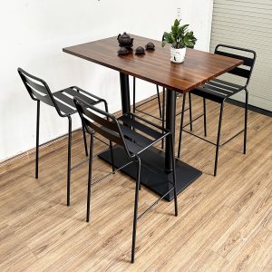 Bộ bàn bar 1m2 và 4 ghế sắt có tựa lưng C - hình 1