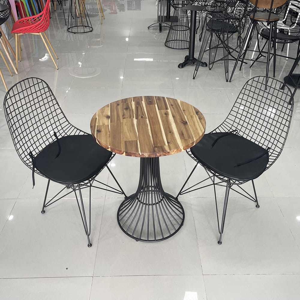 Bộ bàn cafe tròn và 2 ghế sắt Harry C Bộ bàn cafe tròn và 2 ghế sắt Harry C - hình 3