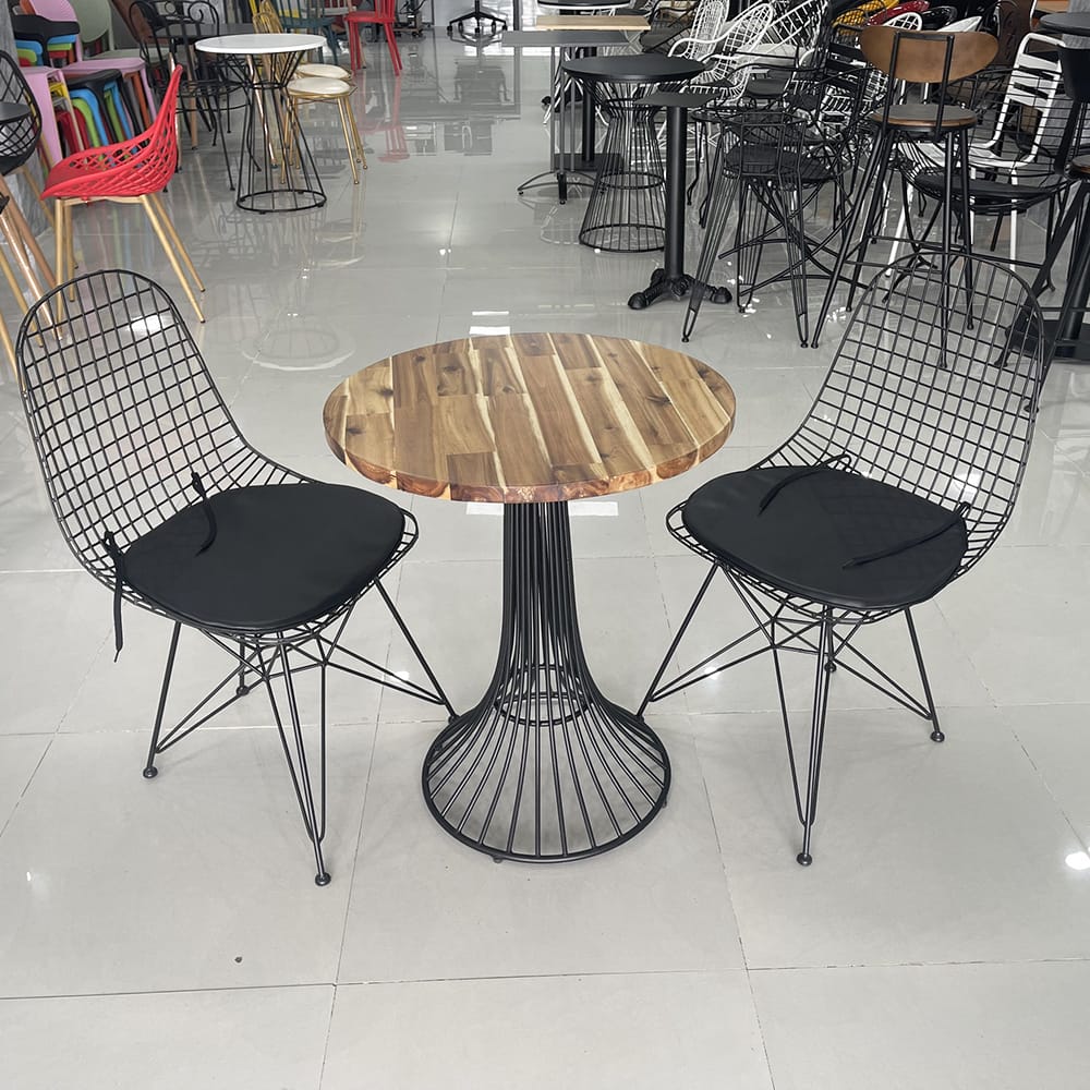 Bộ bàn cafe tròn và 2 ghế sắt Harry C Bộ bàn cafe tròn và 2 ghế sắt Harry C - hình 4