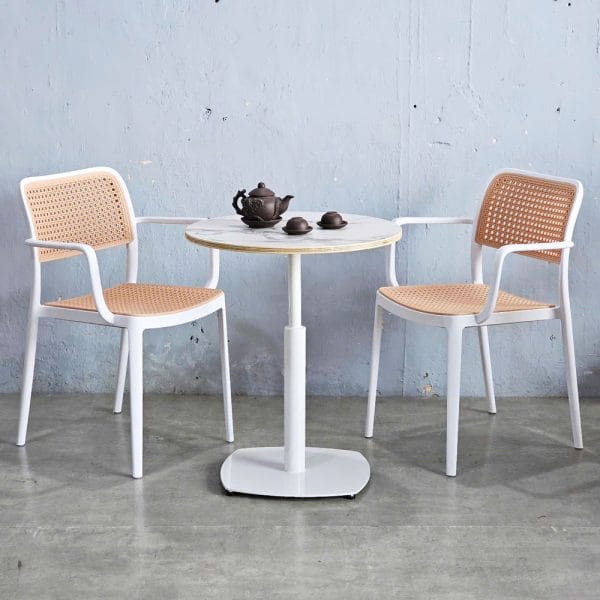 Combo bàn cafe tròn 60cm và 2 ghế nhựa C - hình 3