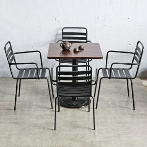 Combo bàn cafe vuông 70x70cm và 4 ghế sắt C - hình 1