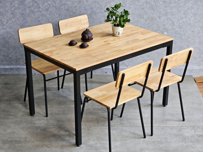 Combo bộ bàn ăn đơn giản và 4 ghế gỗ cao su chân sắt