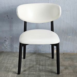 Ghế ăn gỗ Ash nệm bọc da simili - hình 1