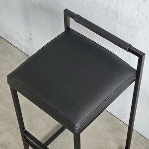 Ghế bar bọc nệm chân sắt - hình 1