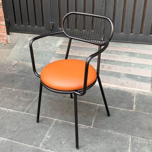Ghế cafe có tay khung sắt sơn tĩnh điện - hình 1