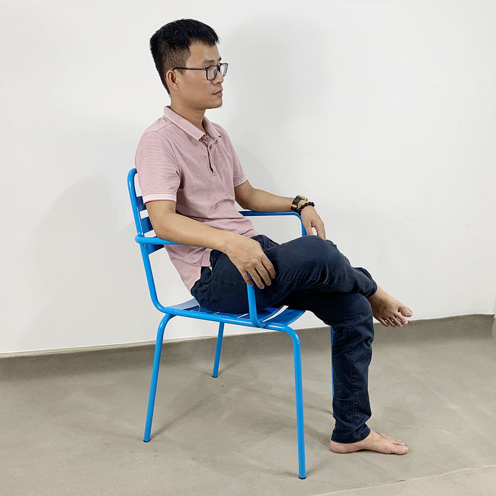 Ghế Cafe sắt sơn tĩnh điện nhiều màu có tay Ghế Cafe sắt sơn tĩnh điện nhiều màu có tay - hình 2