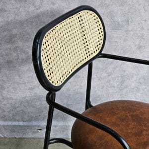 Ghế Henry có tay tựa lưng lưới mắt cáo khung sắt bọc nệm - hình 1