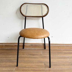 Ghế Rattan lưng tựa lưới mắt cáo bọc nệm simili chân sắt - hình 1