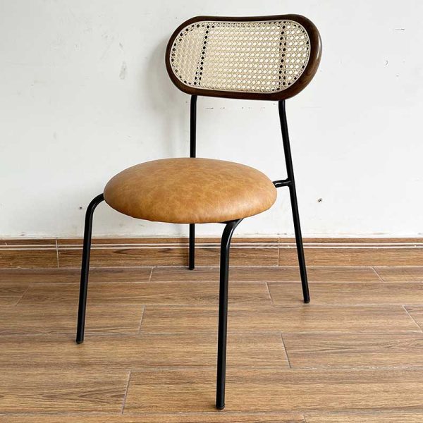 Ghế Rattan lưng tựa lưới mắt cáo bọc nệm simili chân sắt - hình 2